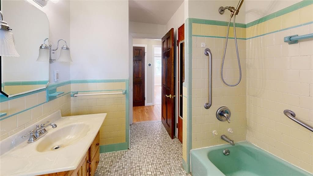 Single Family Residence at 11 Harris Avenue, Johnston, photo 16 of 23