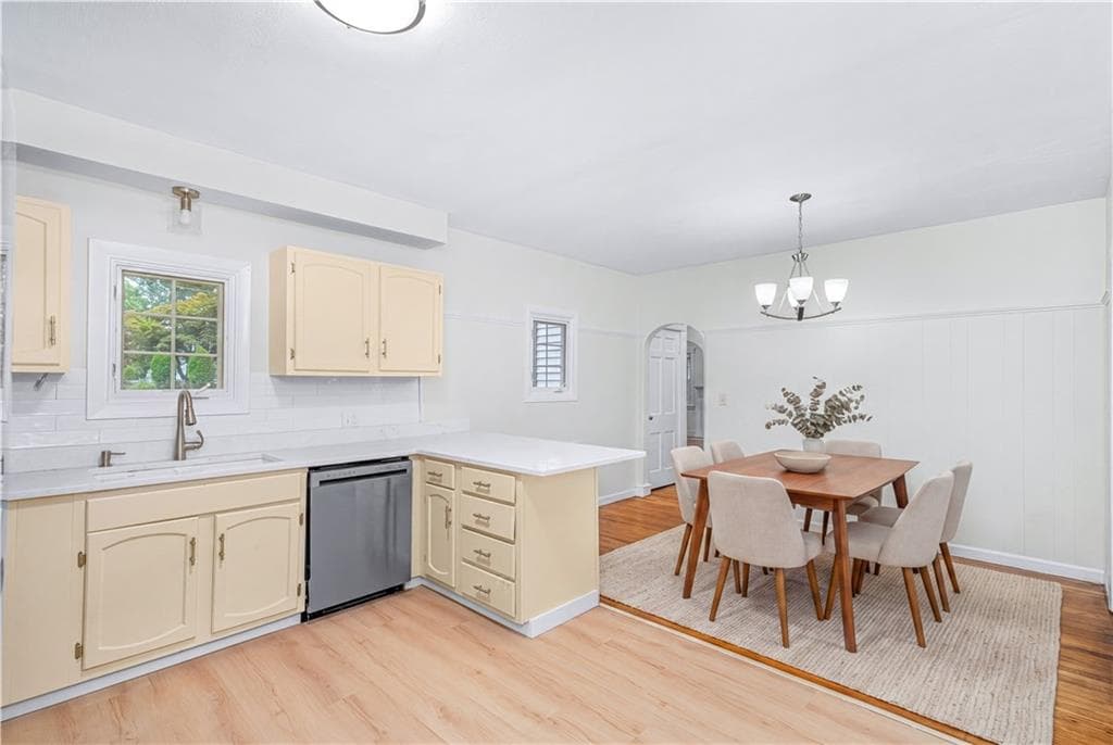 Single Family Residence at 110 Ausdale Road, Cranston, photo 15 of 36