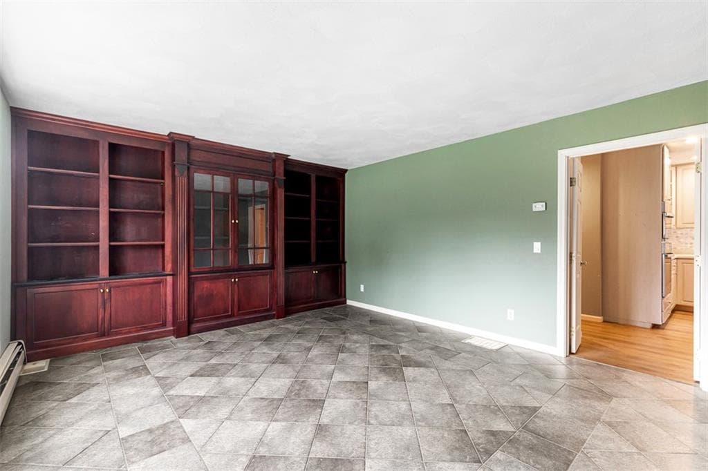 Single Family Residence at 12 Frederick Lane, Cumberland, photo 6 of 50