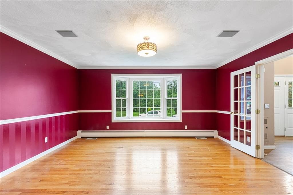 Single Family Residence at 12 Frederick Lane, Cumberland, photo 9 of 50