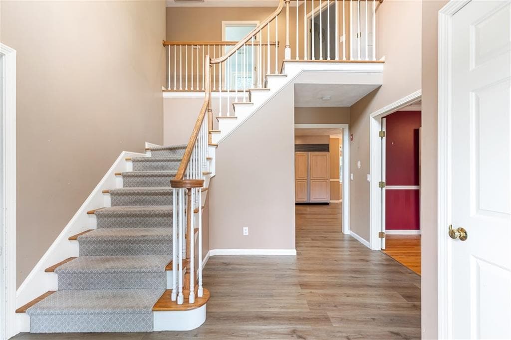 Single Family Residence at 12 Frederick Lane, Cumberland, photo 4 of 50