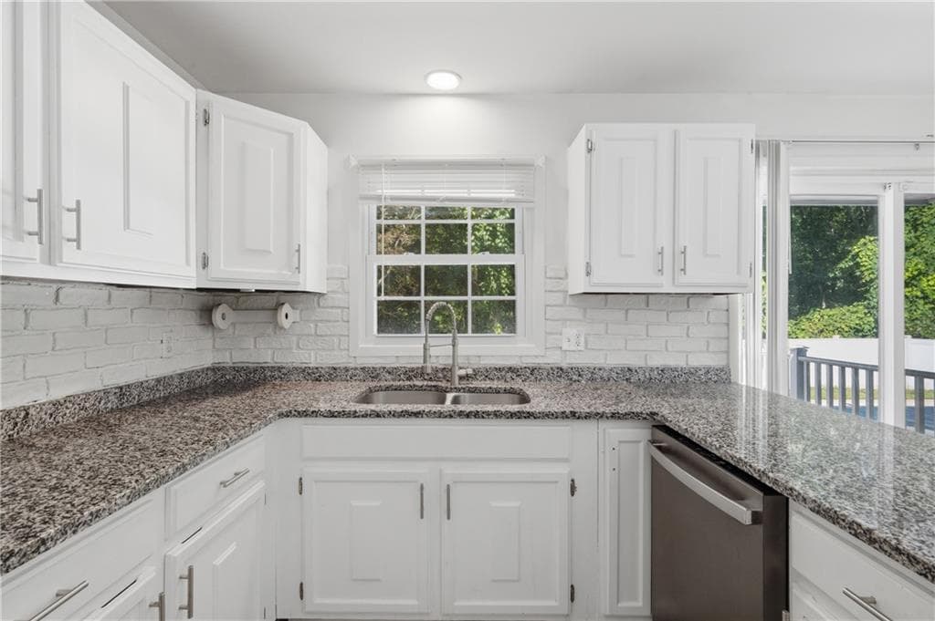 Single Family Residence at 43 Franklin Road, Scituate, photo 7 of 49