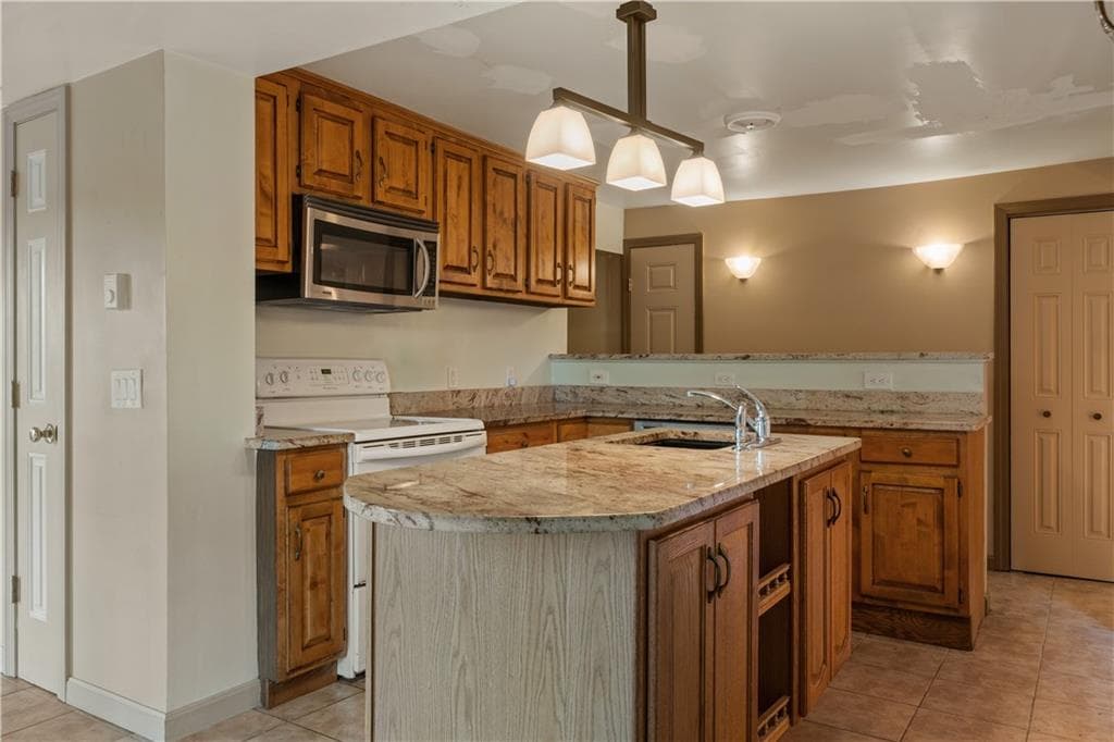 Single Family Residence at 75 Richard Smith Drive, North Kingstown, photo 18 of 48