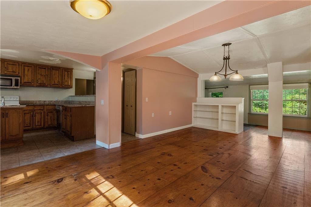 Single Family Residence at 75 Richard Smith Drive, North Kingstown, photo 15 of 48