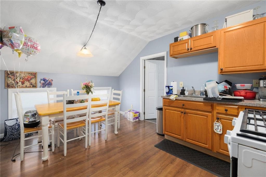 Multi Family at 54 Blackburn Street, Warwick, photo 23 of 33