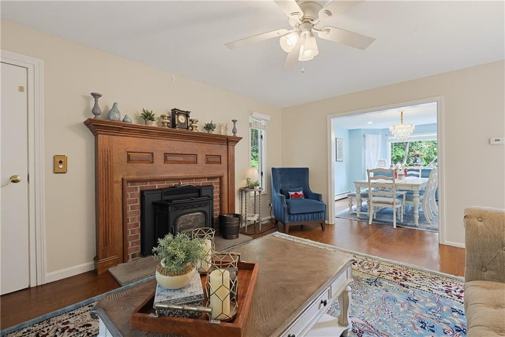 Single Family Residence at 34 Georgiana Drive, Cumberland, photo 6 of 42