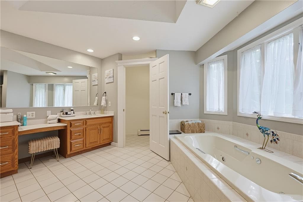 Single Family Residence at 34 Georgiana Drive, Cumberland, photo 24 of 42