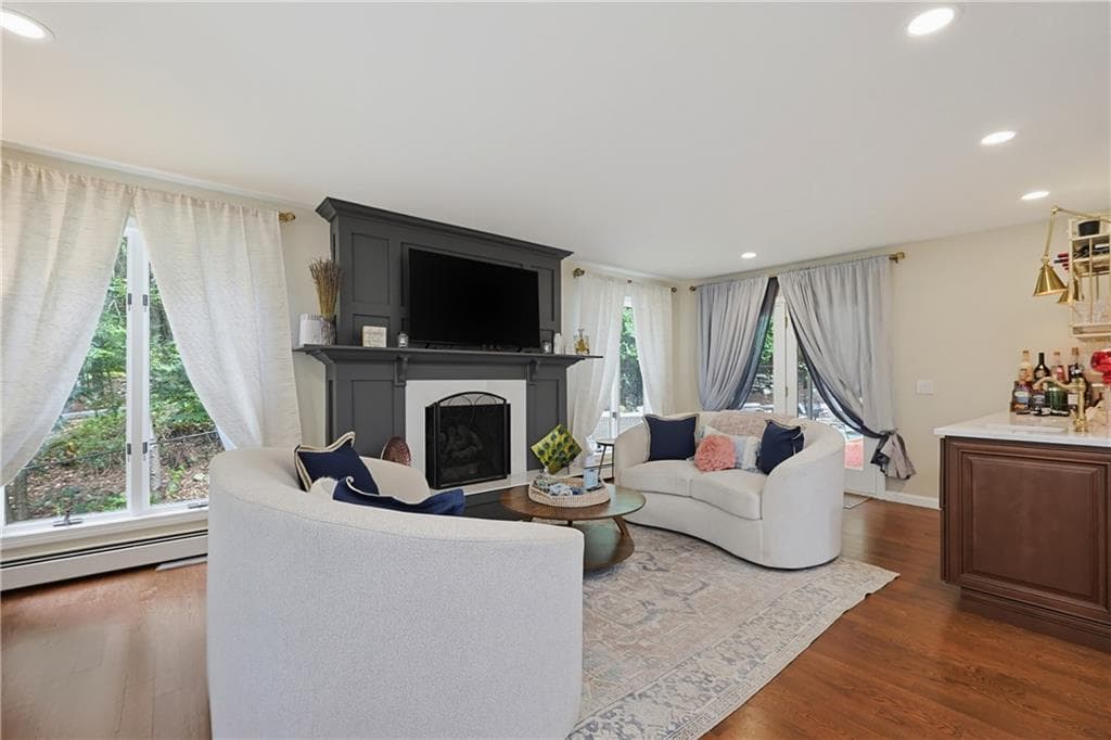 Single Family Residence at 34 Georgiana Drive, Cumberland, photo 15 of 42