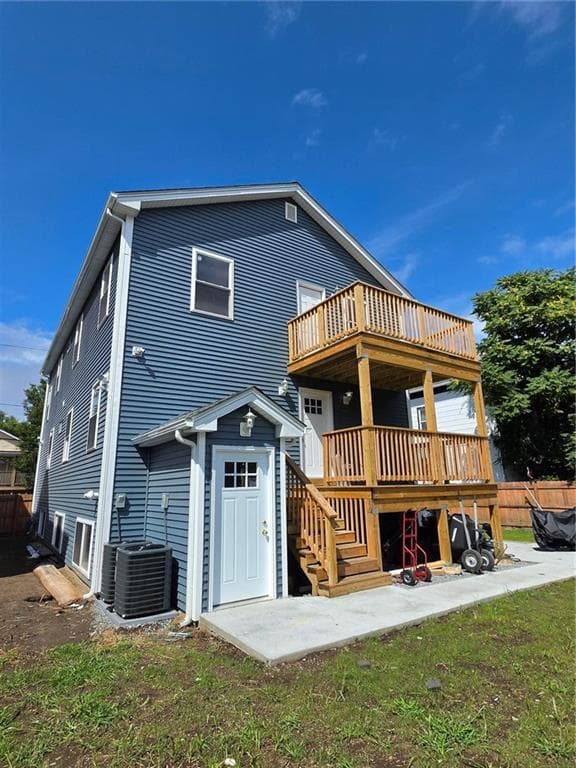 Multi Family at 304 SWAN Street, Providence, photo 4 of 20
