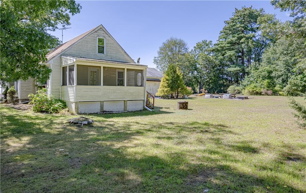 Single Family Residence at 77 Chestnut Hill Road, Glocester, photo 5 of 18