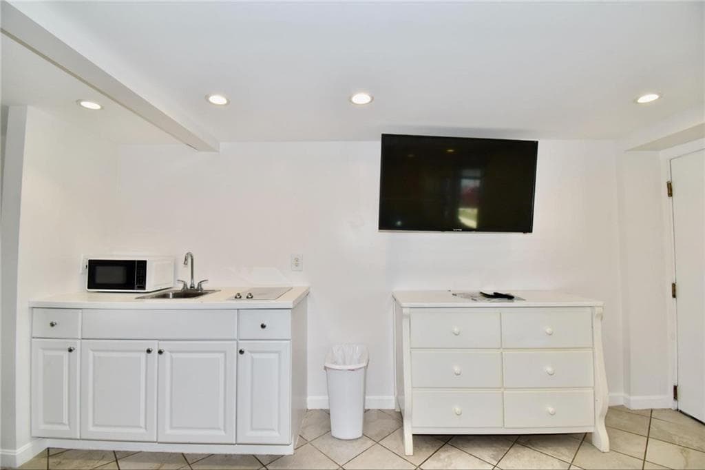 Condominium at 20 Winnipaug Road UNIT B6, Westerly, photo 8 of 15