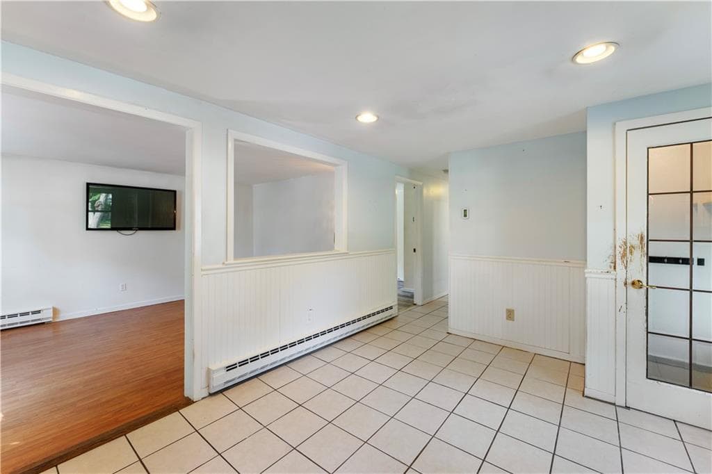 Single Family Residence at 4 Wake Robin Trail, Narragansett, photo 23 of 43