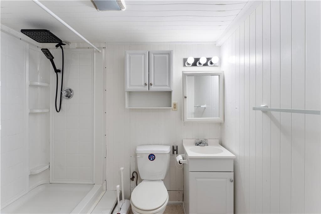 Single Family Residence at 4 Wake Robin Trail, Narragansett, photo 25 of 43