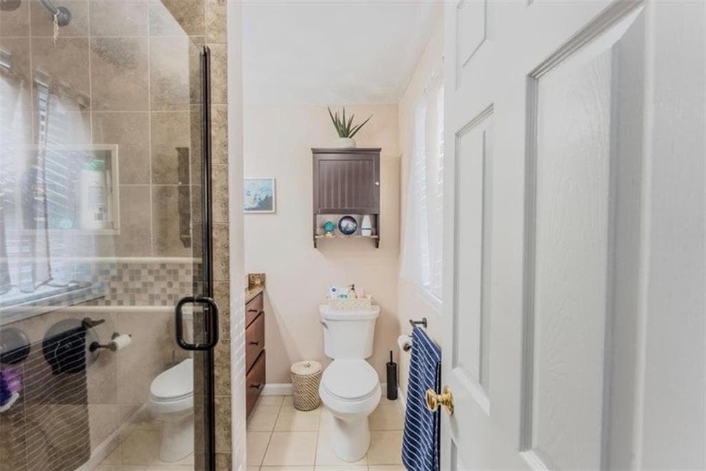 Single Family Residence at 61 Lonsdale Street, West Warwick, photo 11 of 31