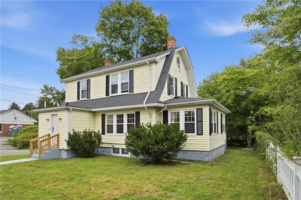 Single Family Residence at 4196 Post Road, Warwick, photo 2 of 22
