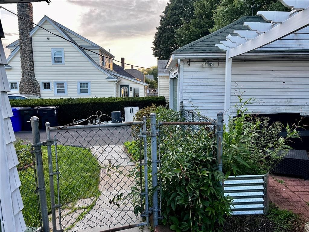 Multi Family at 53 Sylvia Avenue, North Providence, photo 6 of 48