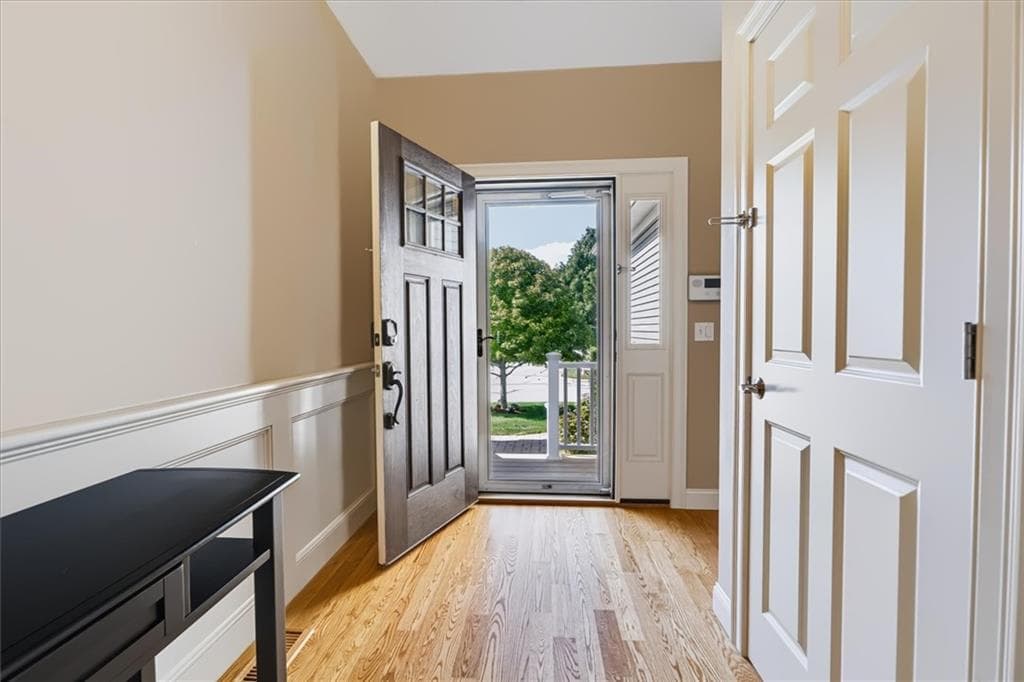 Condominium at 152 Allegra Lane, North Kingstown, photo 9 of 47