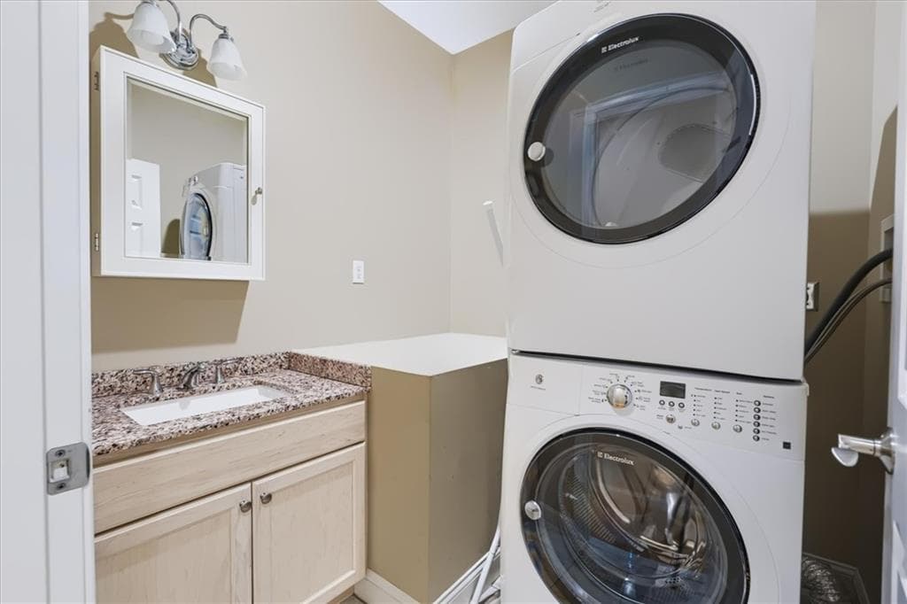 Condominium at 152 Allegra Lane, North Kingstown, photo 25 of 47