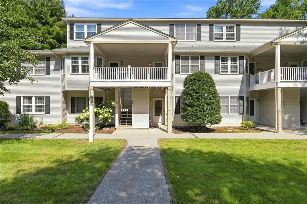 Condominium at 106 Trellis Drive, West Warwick, photo 2 of 30