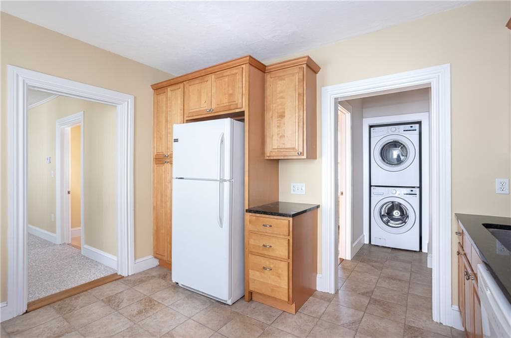 Condominium at 85 Mill Street UNIT 2, Newport, photo 12 of 27