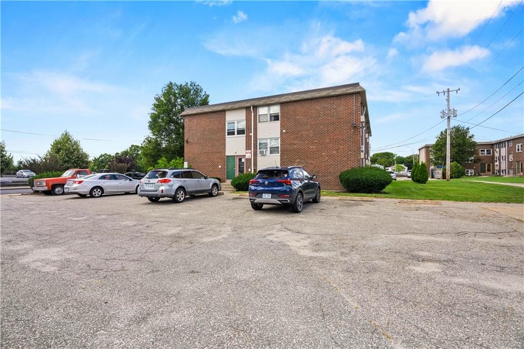 Condominium at 50 Carnation Street UNIT 6, Pawtucket, photo 3 of 23