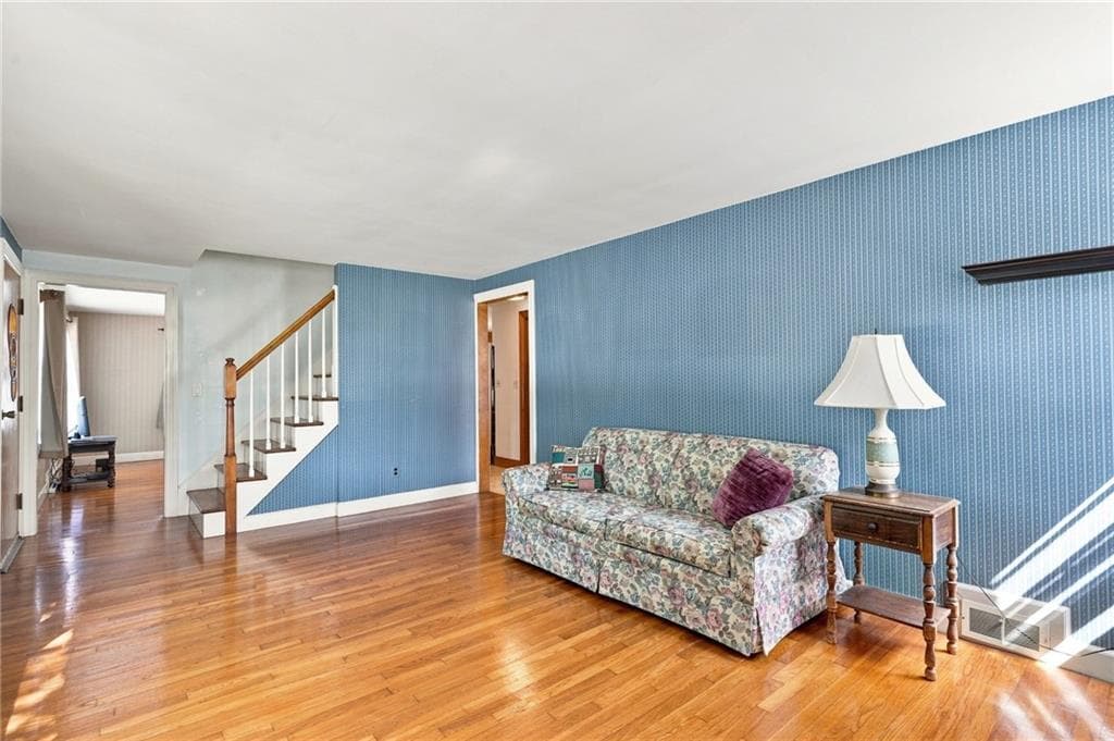 Single Family Residence at 12 Rollins Road, Warwick, photo 13 of 34