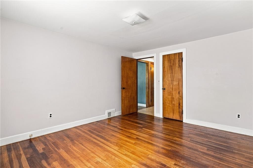 Single Family Residence at 12 Rollins Road, Warwick, photo 16 of 34