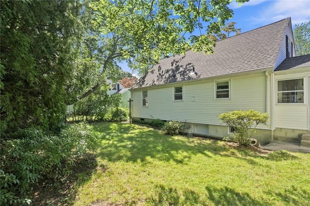 Single Family Residence at 12 Rollins Road, Warwick, photo 28 of 34