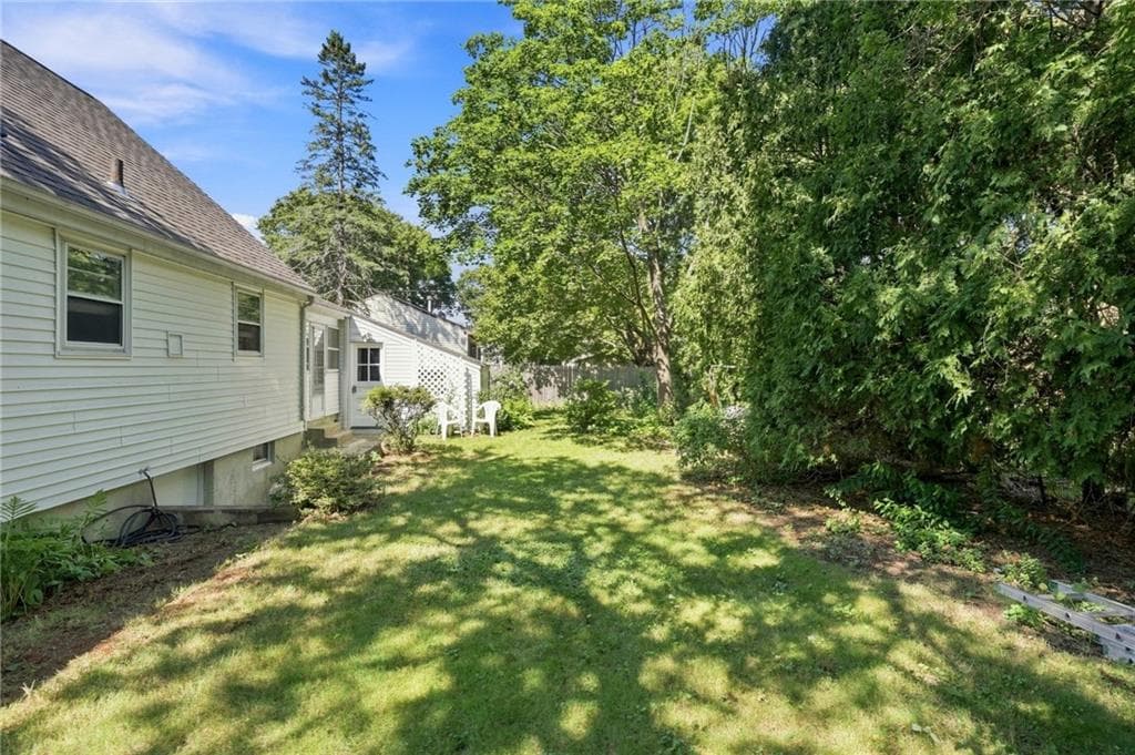 Single Family Residence at 12 Rollins Road, Warwick, photo 30 of 34