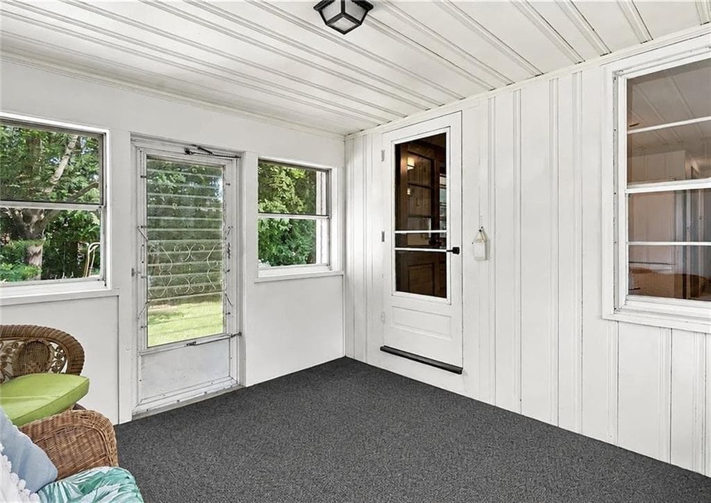 Single Family Residence at 12 Rollins Road, Warwick, photo 4 of 34