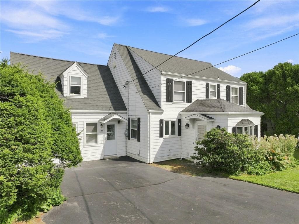 Single Family Residence at 168 Colonel John Gardner Road, Narragansett, photo 5 of 48
