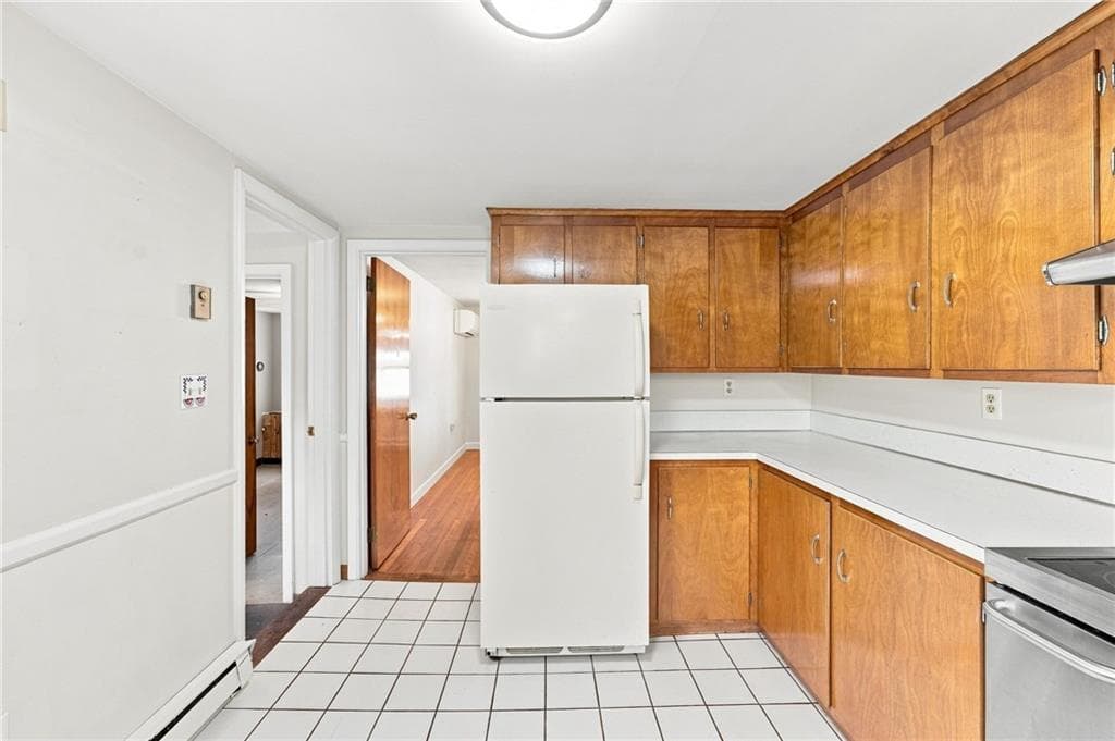 Single Family Residence at 168 Colonel John Gardner Road, Narragansett, photo 10 of 48