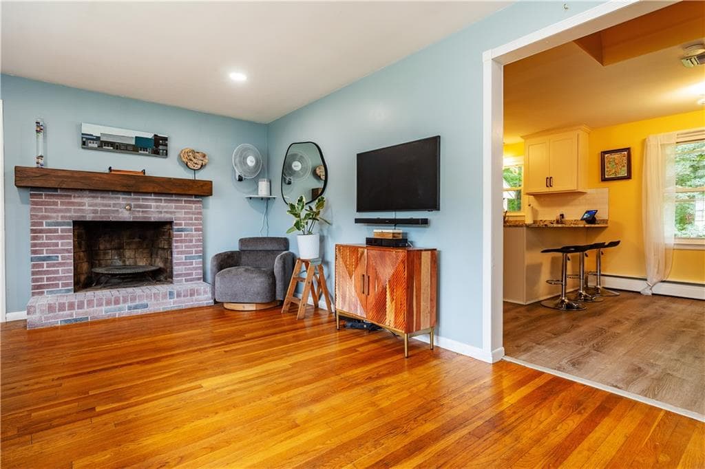 Single Family Residence at 6 Manor Drive, Coventry, photo 10 of 35