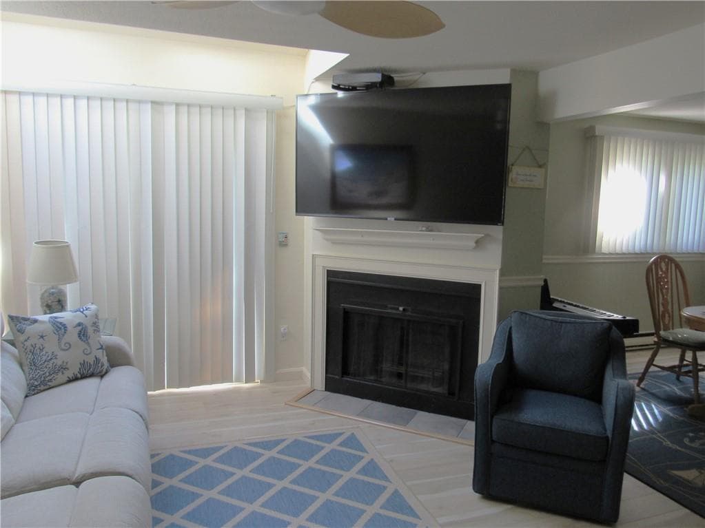 Condominium at 335 South Pier Road UNIT 4D, Narragansett, photo 13 of 29