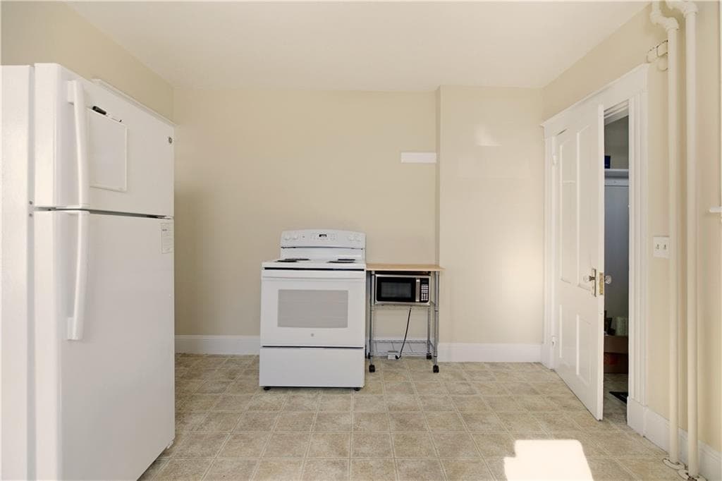 Multi Family at 7 8 Warner Place, Newport, photo 16 of 43