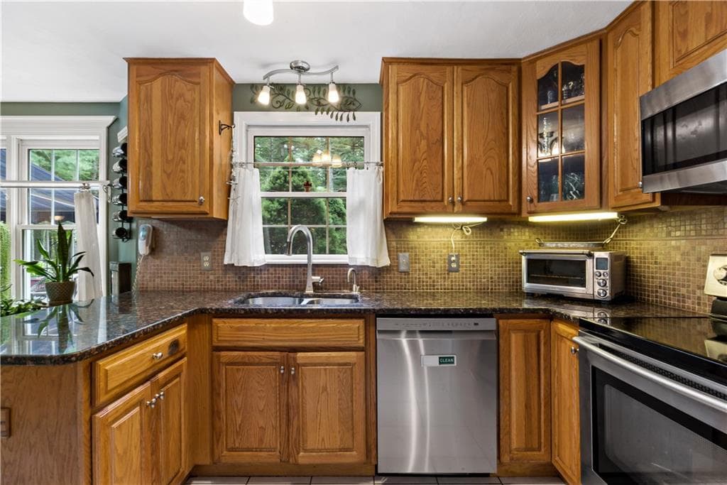 Single Family Residence at 31 Catherine Wright Court, West Greenwich, photo 16 of 42