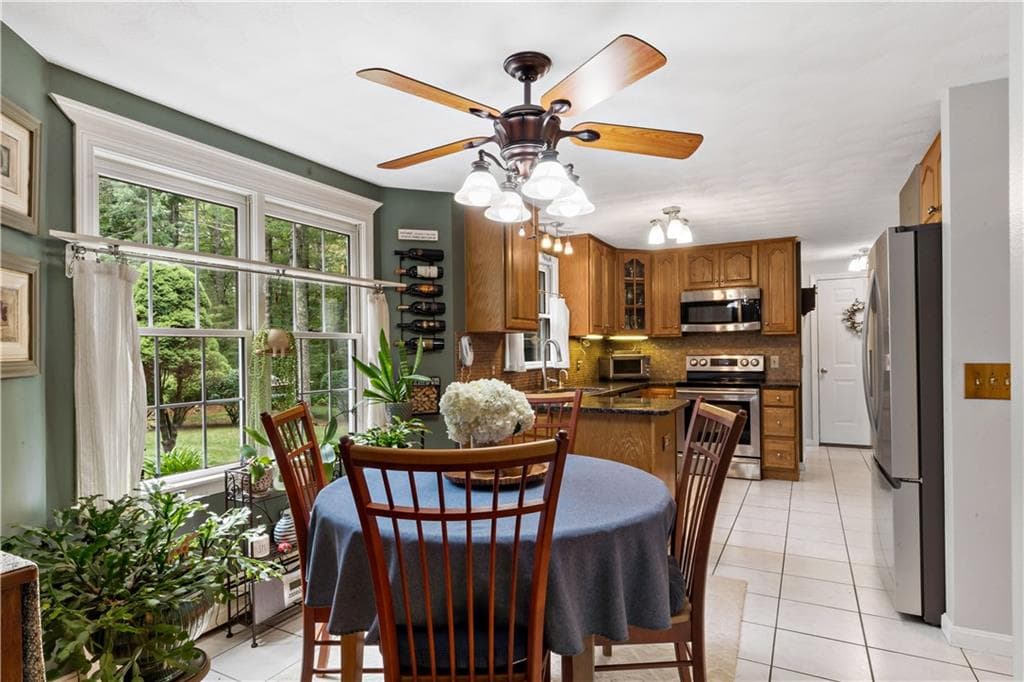 Single Family Residence at 31 Catherine Wright Court, West Greenwich, photo 19 of 42