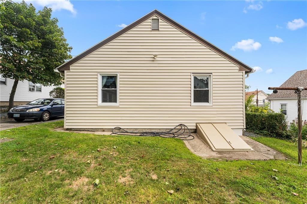 Single Family Residence at 60 Hendrick Street, Providence, photo 23 of 30