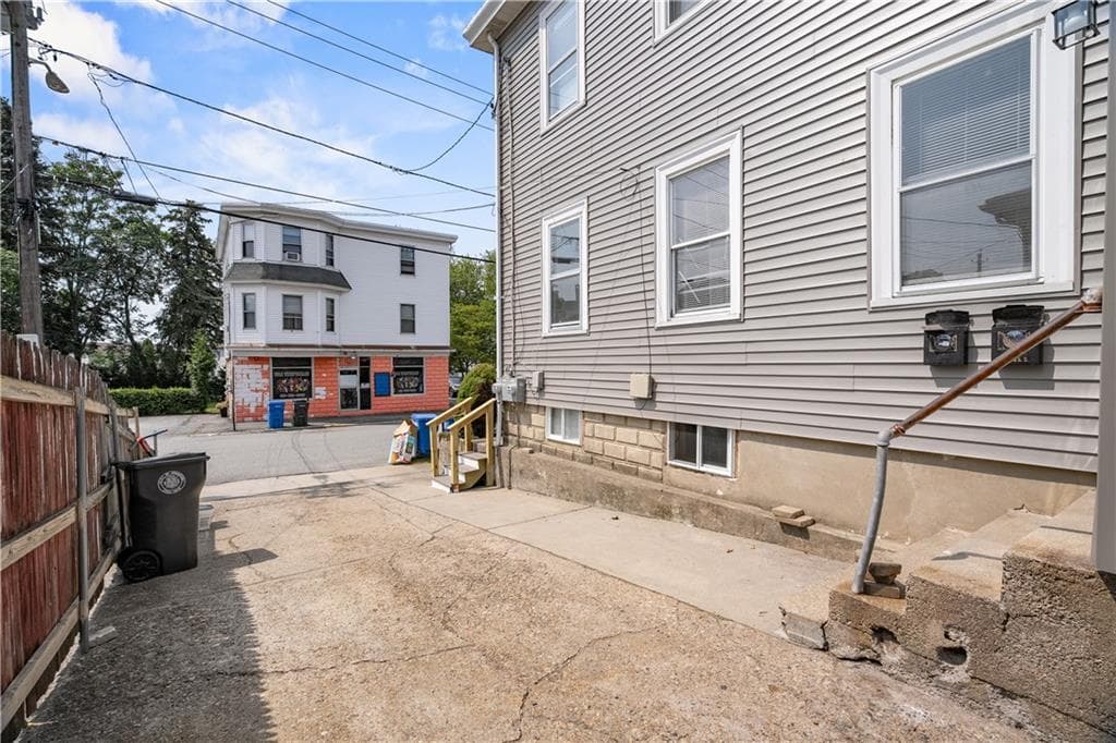 Multi Family at 117 Chestnut Hill Avenue, Cranston, photo 4 of 23