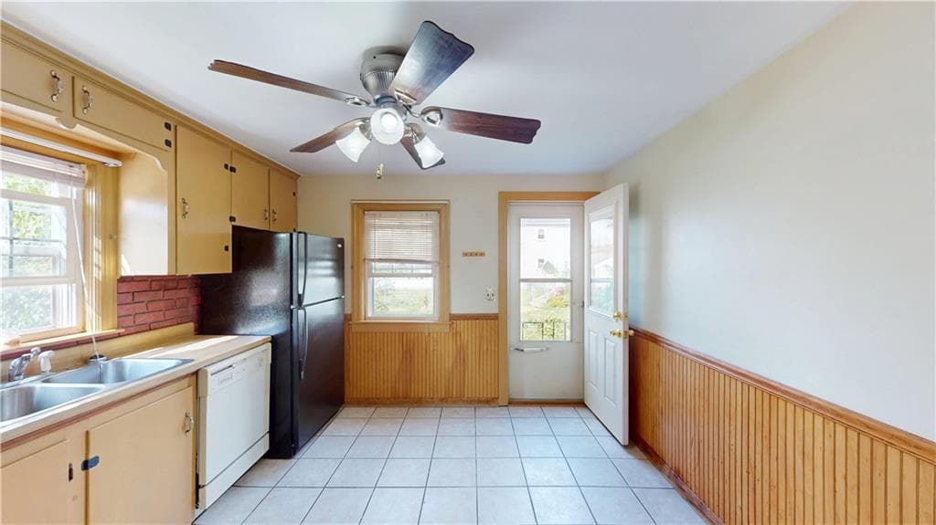 Single Family Residence at 19 Paul Street, Pawtucket, photo 12 of 43