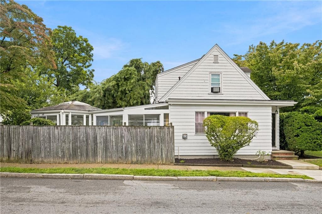 Single Family Residence at 10 Justice Street, Providence, photo 5 of 32