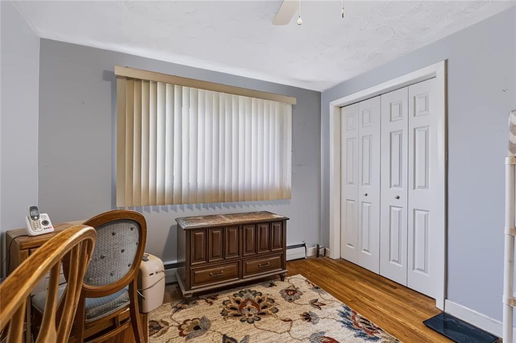 Single Family Residence at 16 Marigold Drive, Warwick, photo 16 of 26