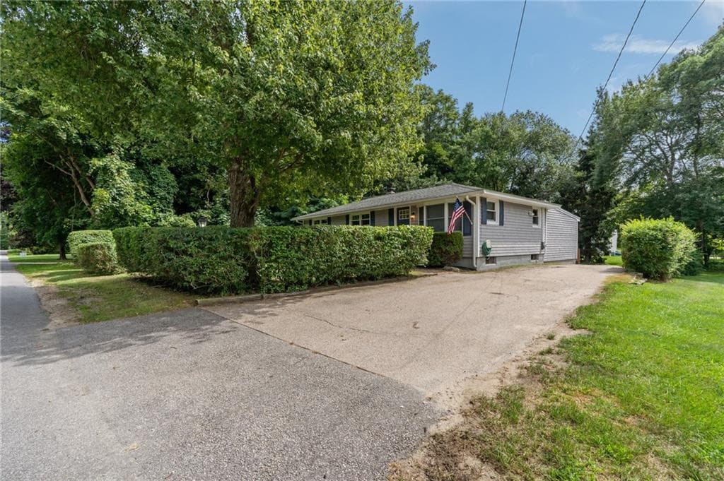 Single Family Residence at 40 Tern Road, Narragansett, photo 17 of 48