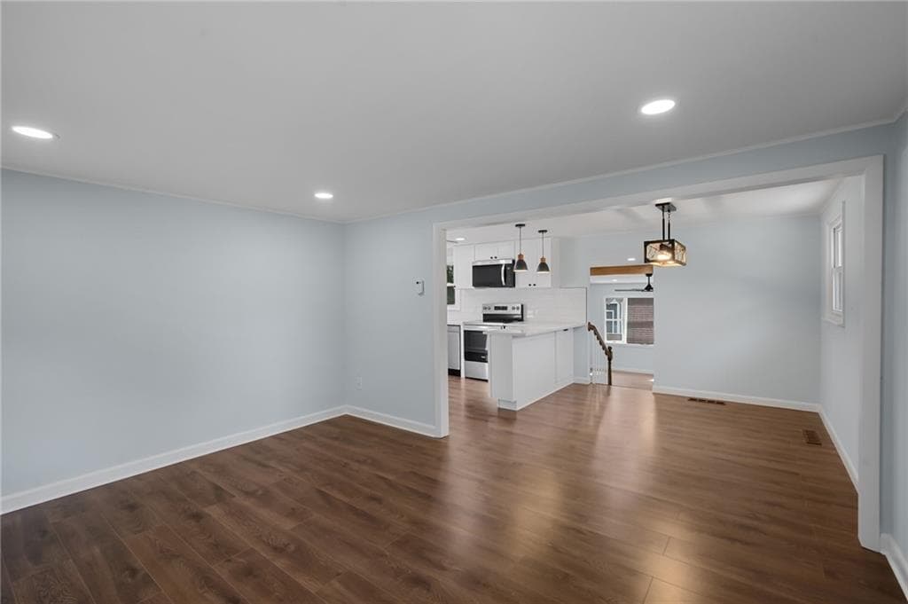 Single Family Residence at 40 Tern Road, Narragansett, photo 7 of 48
