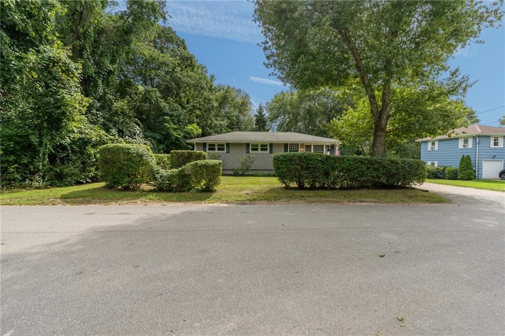 Single Family Residence at 40 Tern Road, Narragansett, photo 19 of 48