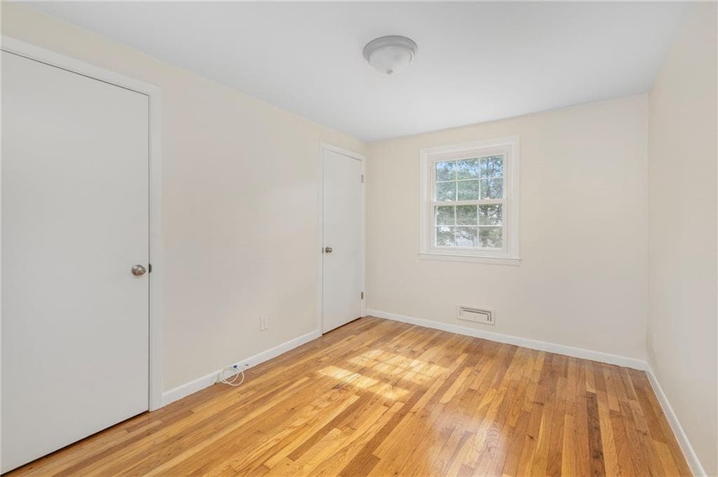 Single Family Residence at 56 Fashion Drive, Warwick, photo 24 of 40