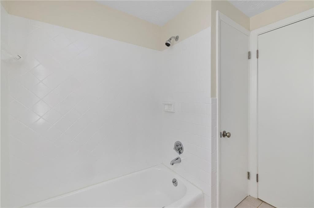 Single Family Residence at 56 Fashion Drive, Warwick, photo 34 of 40