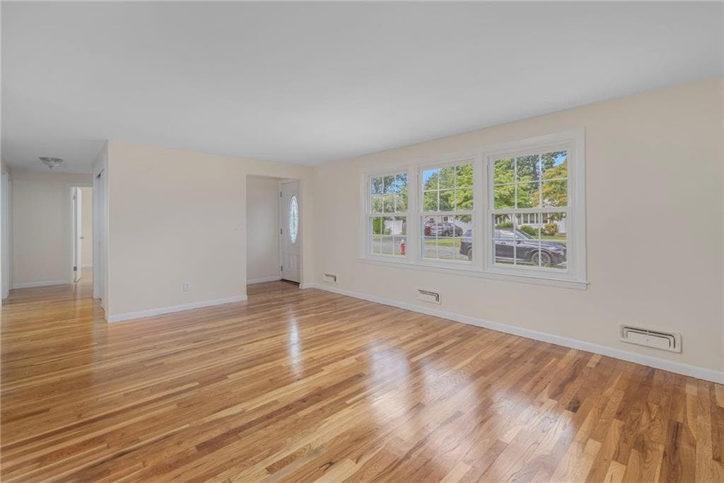 Single Family Residence at 56 Fashion Drive, Warwick, photo 37 of 40