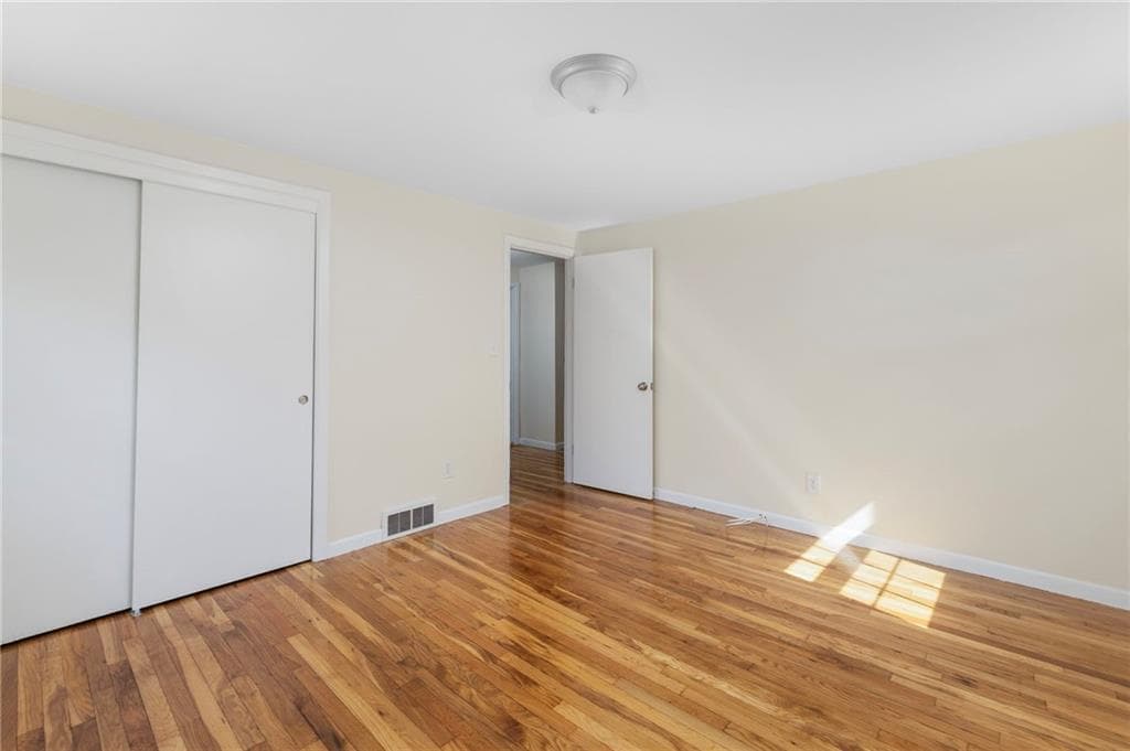 Single Family Residence at 56 Fashion Drive, Warwick, photo 29 of 40