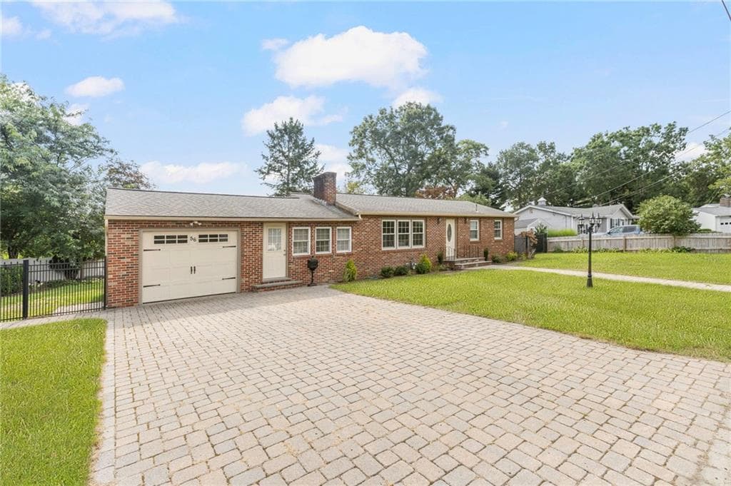 Single Family Residence at 56 Fashion Drive, Warwick, photo 4 of 40